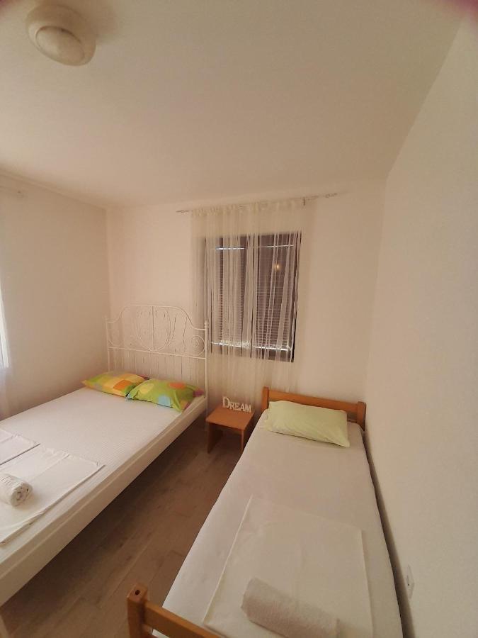 ריסאן Apartments Nikovic מראה חיצוני תמונה